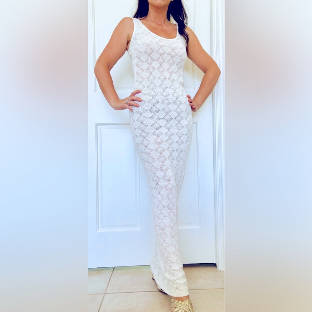 NWOT Alice + Olivia Veronique pff white scoop neck dress. Size  S
